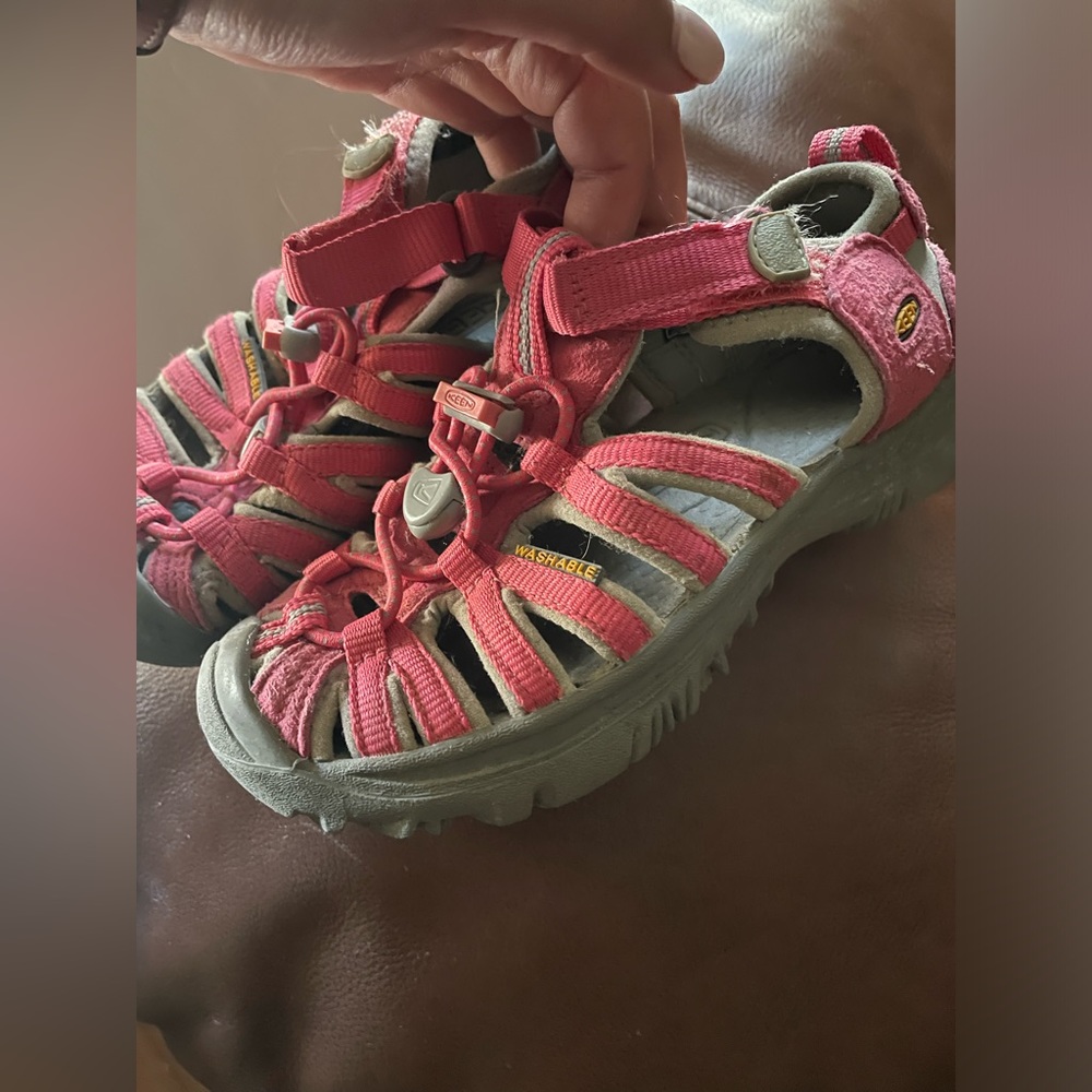 Girl’s Keen sandals